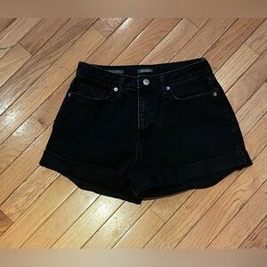 Wild Fable Highest Waist Mom Shorts. Distressed Black